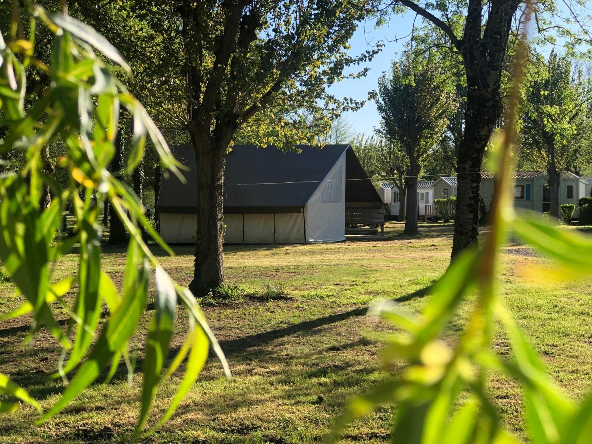 Camping Les Mancellieres Avrille  Экстерьер фото
